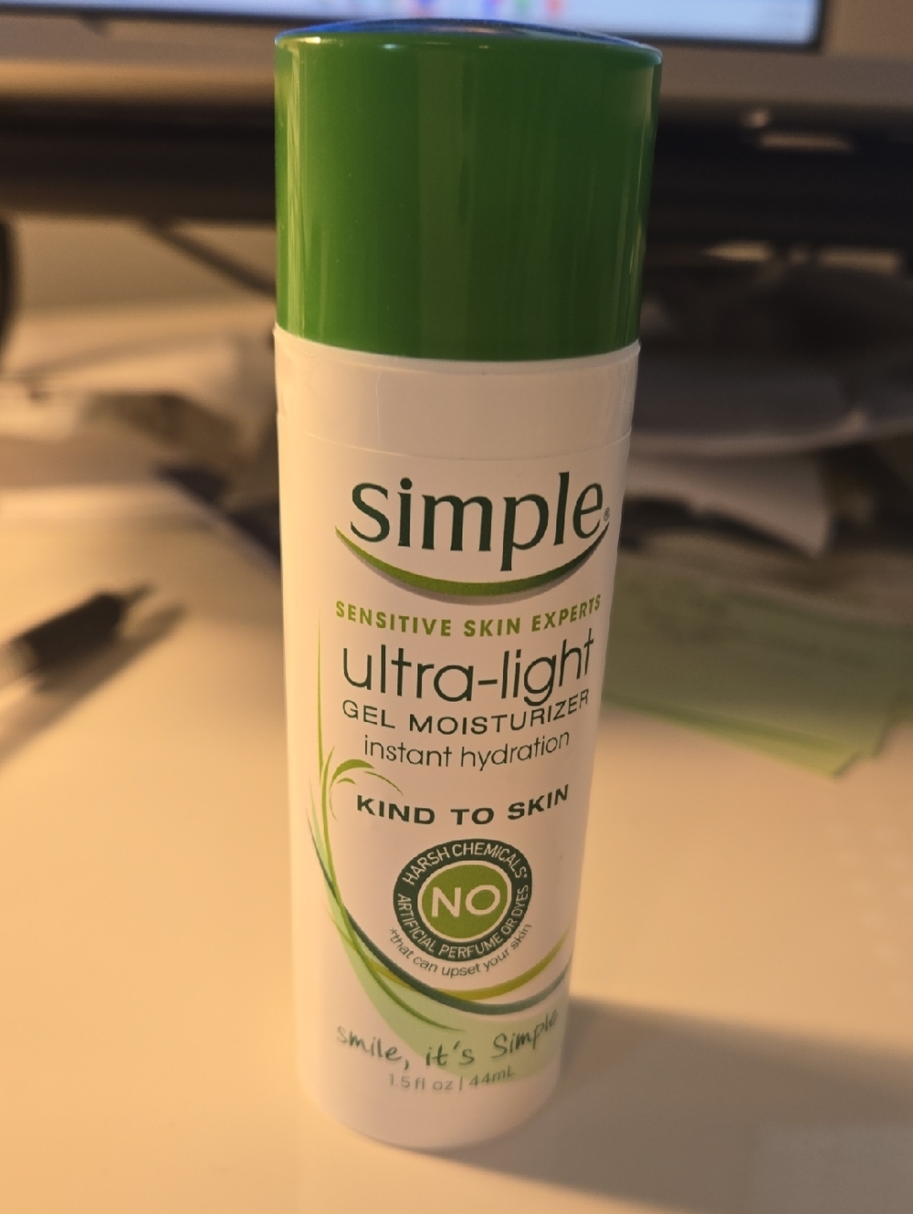 New Simple Ultra-Light Gel Moisturizer - White & Green